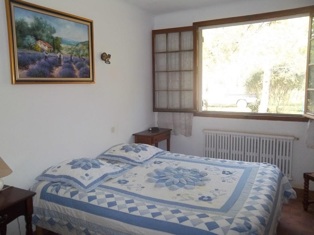 B&B Le Petit Frigouye Рошфор-дю-Гар Номер фото